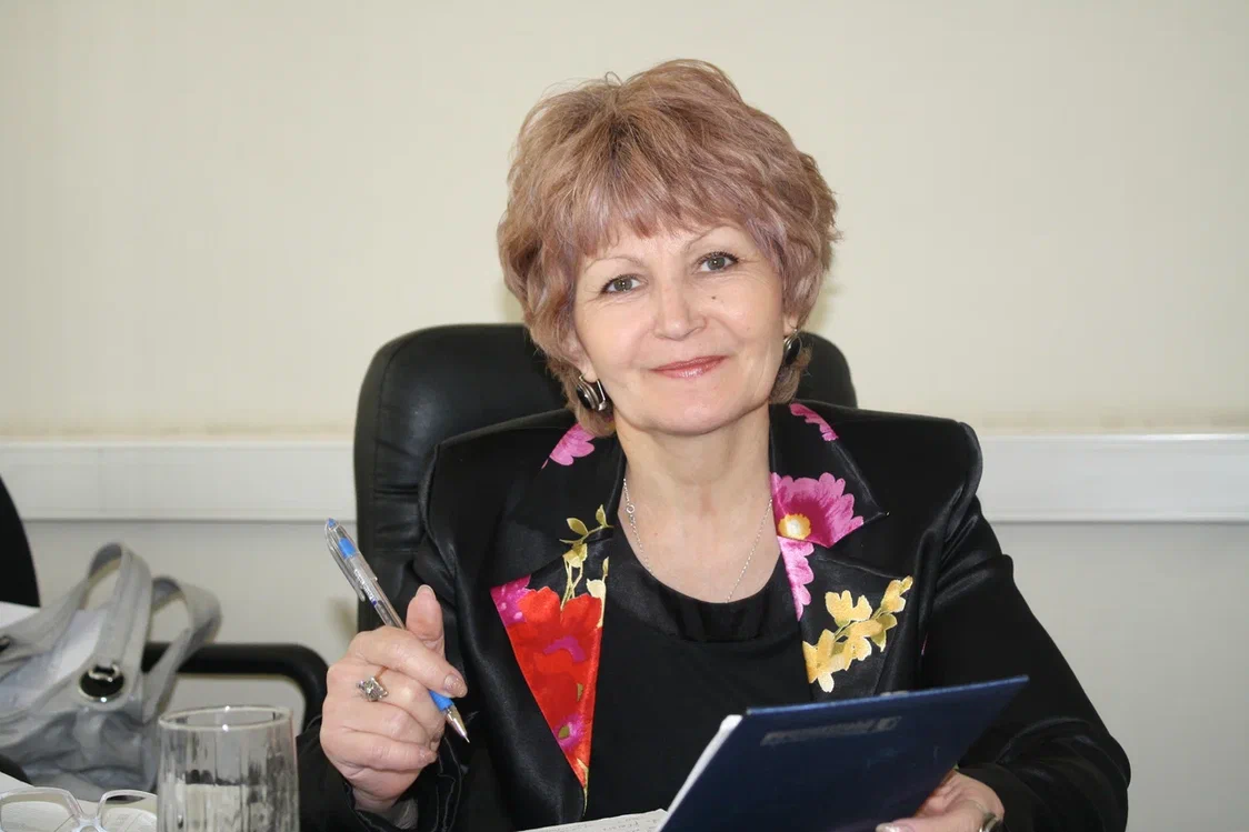 Поздравление с 70-летием Людмилы Ивановны Титусовой, председателя Тюменского обкома Электропрофсоюза с 2000г. по 2003г. ( история ТюмнМО ВЭП)
